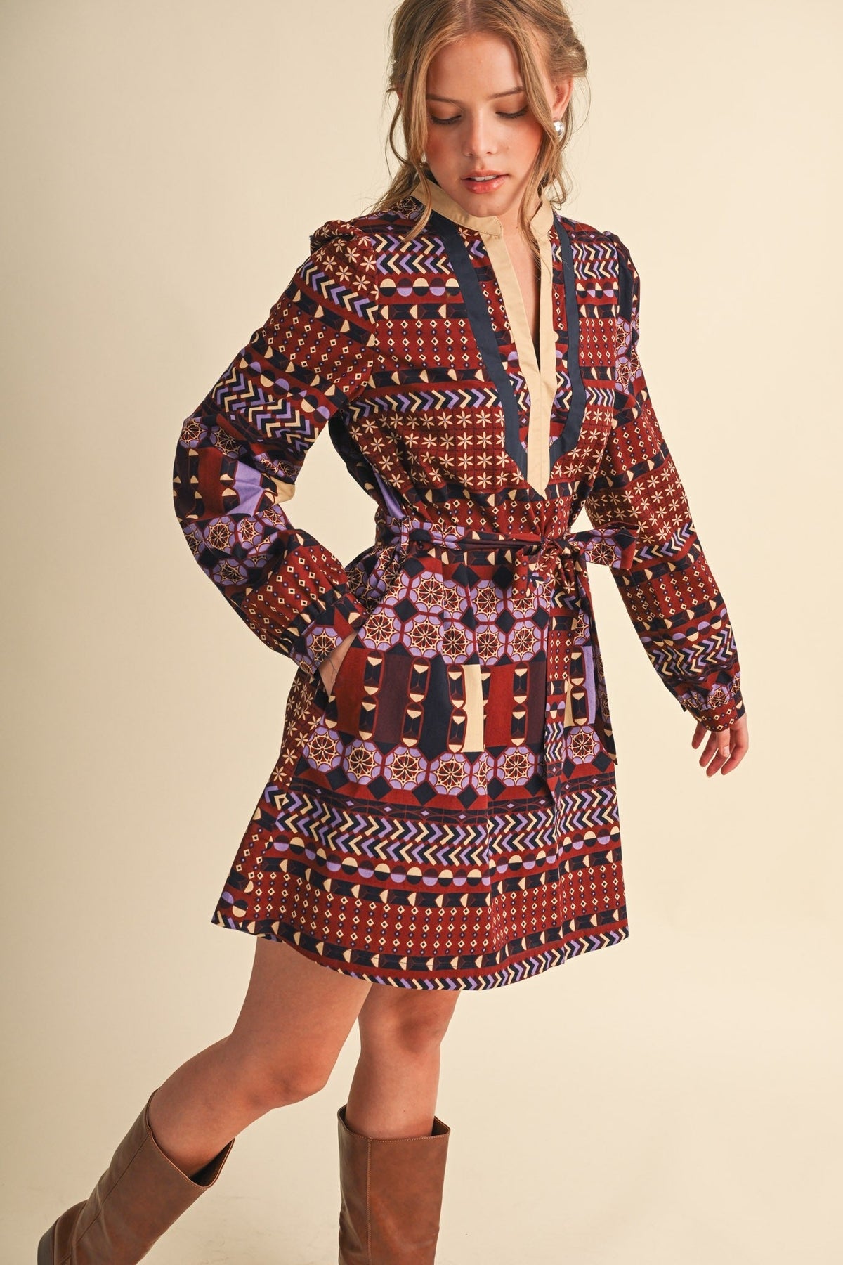 EXCLUSIVE GEOMETRIC PRINT BELTED MINI DRESS