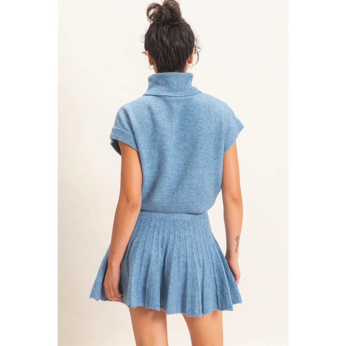 TURTLENECK CROP TOP & PLEATED SKIRT SET