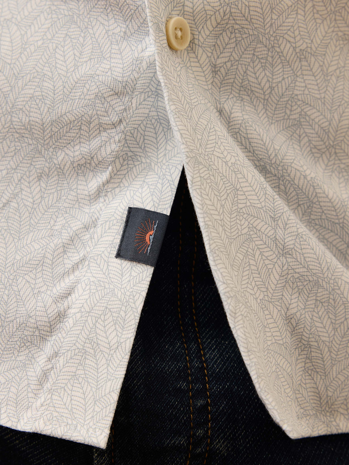 Short-Sleeve Movement Monterey Shirt - Ivory Sky Rainforest