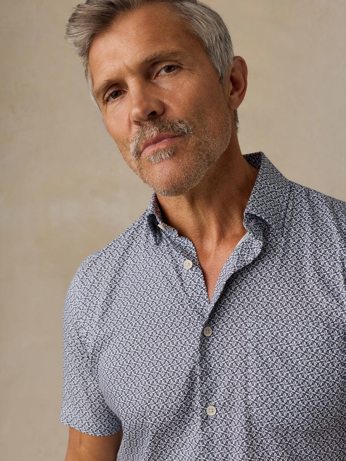 Short-Sleeve Movement Monterey Shirt - Navy Sundial Bloom