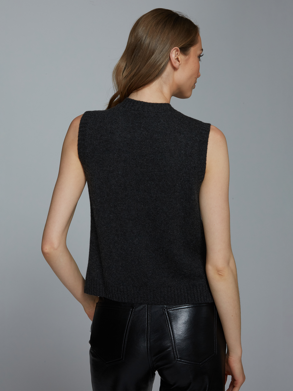Button Front Vest w/ Pockets in Pepper