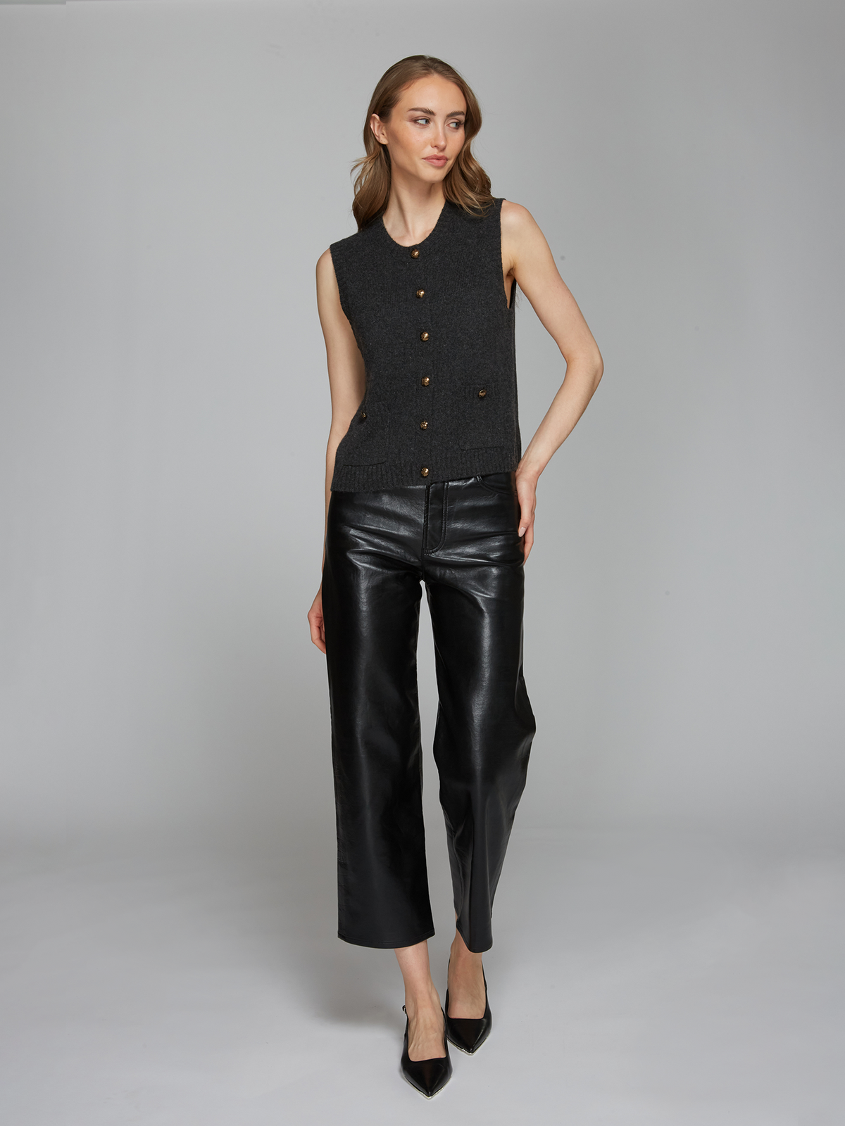 Button Front Vest w/ Pockets in Pepper