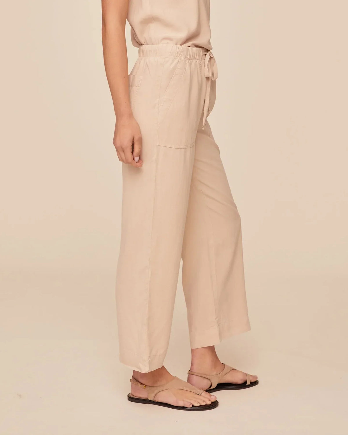EASY POCKET WIDE LEG CROP